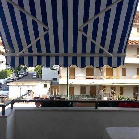 Trilocale A 800 Metri Dal Mare Apartment Скалеа Екстериор снимка