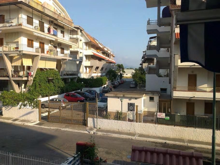 Trilocale A 800 Metri Dal Mare Apartment Скалеа Екстериор снимка