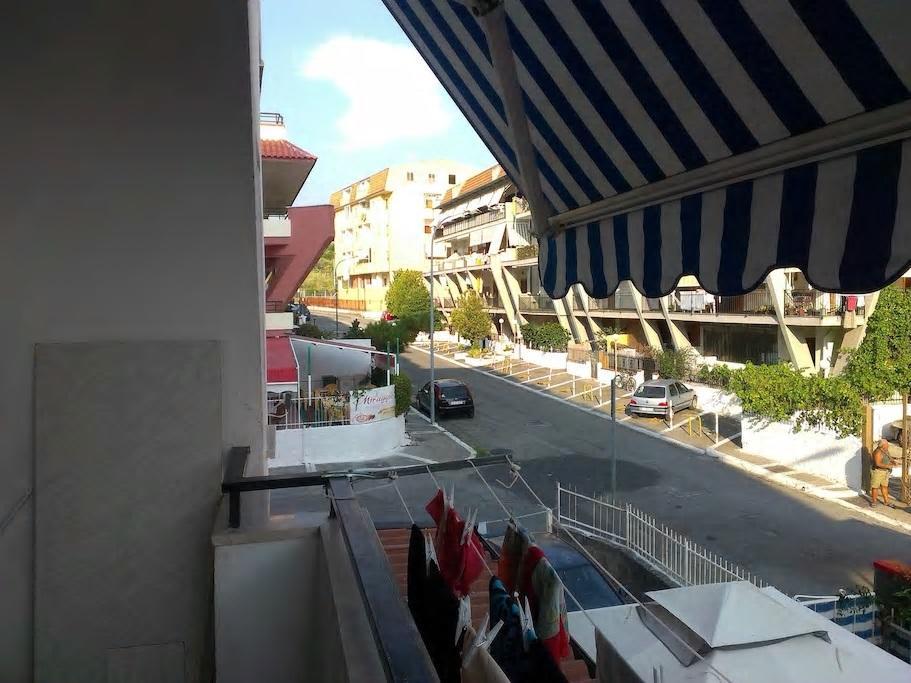 Trilocale A 800 Metri Dal Mare Apartment Скалеа Екстериор снимка